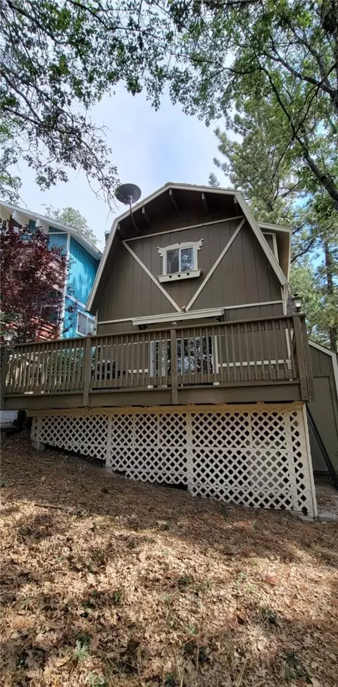 33076 Robin Ln, Apple Valley, CA 92308