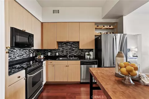 Kitchen - 388 E Ocean Blvd #305, Long Beach, CA 90802 photo 2 of 4