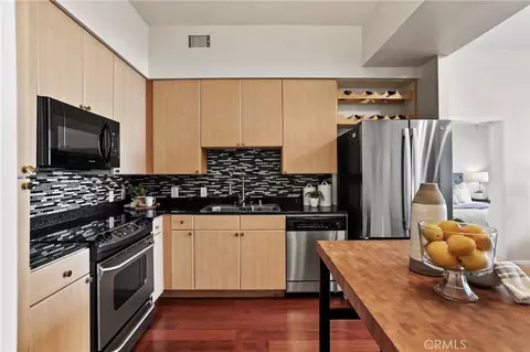 Kitchen - 388 E Ocean Blvd #305, Long Beach, CA 90802 photo 2 of 4