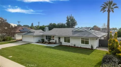 834 Hood Dr, Claremont, CA 91711
