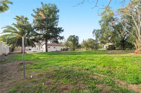 Exterior - 12199 Bryant St, Yucaipa, CA 92399 photo 4 of 6