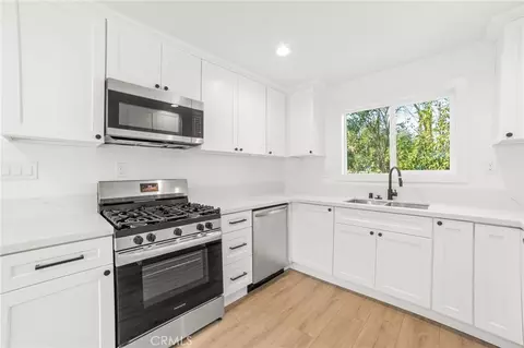 Kitchen - 12199 Bryant St, Yucaipa, CA 92399 photo 2 of 3