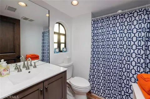 Bath - 6911 E Ocean, Long Beach, CA 90803 photo 1 of 2