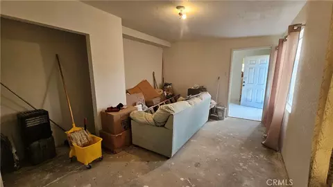 Entry Way - 56727 Cone Blvd, Landers, CA 92285 photo 5 of 11