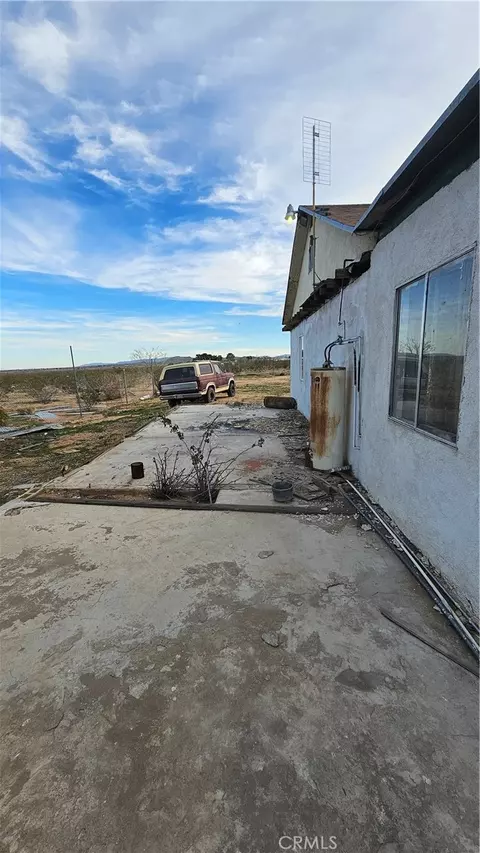 Exterior - 56727 Cone Blvd, Landers, CA 92285 photo 1 of 12