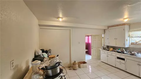 Entry Way - 56727 Cone Blvd, Landers, CA 92285 photo 3 of 11