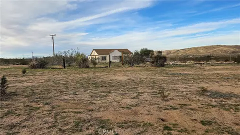 Exterior - 56727 Cone Blvd, Landers, CA 92285 photo 10 of 12