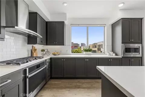 Kitchen - 221 Bowery, Irvine, CA 92612 photo 4 of 7