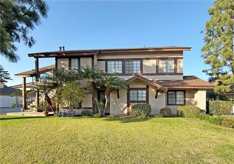 4881 Vista Dr, Huntington Beach, CA 92649