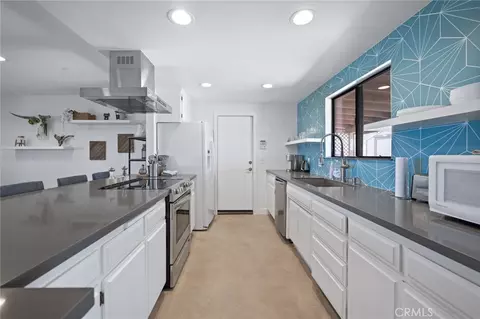 Kitchen - 6748 San Angelo, Joshua Tree, CA 92252 photo 3 of 3
