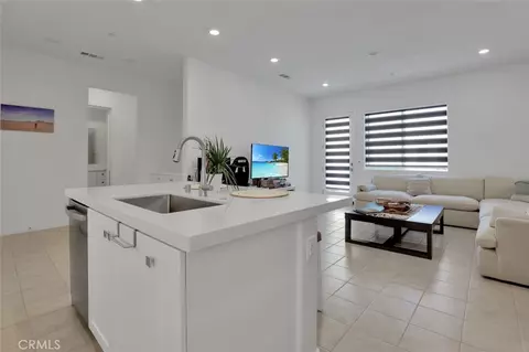 Kitchen - 145 Sash, Irvine, CA 92618 photo 1 of 7