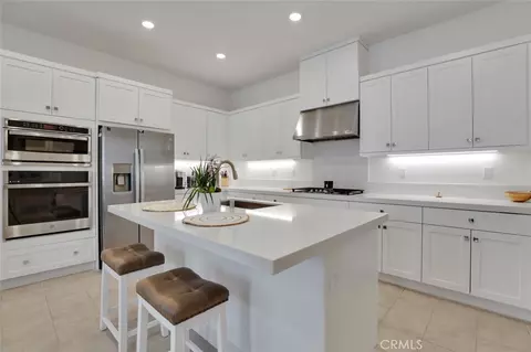 Kitchen - 145 Sash, Irvine, CA 92618 photo 4 of 7
