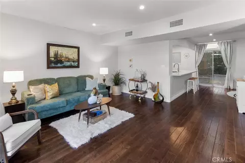 10396 Almayo Ave #1, Los Angeles, CA 90064