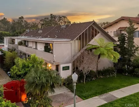 10396 Almayo Ave #1, Los Angeles, CA 90064