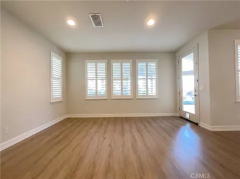 Living - 4660 Lue Ln, Carmichael, CA 95608 photo 3 of 4