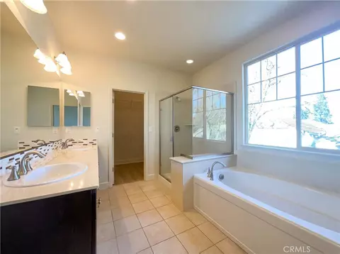 Bath - 4660 Lue Ln, Carmichael, CA 95608 photo 1 of 2