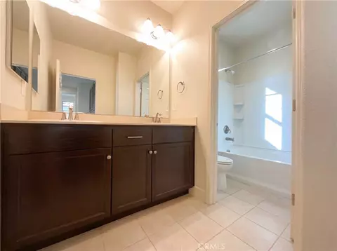 Bath - 4660 Lue Ln, Carmichael, CA 95608 photo 2 of 2