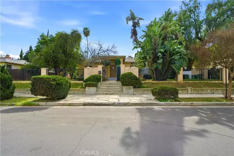 22054 Crespi St, Woodland Hills, CA 91364