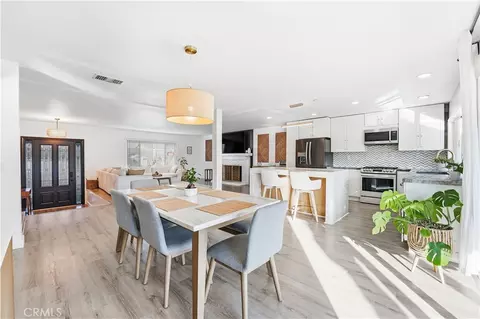 511 Sturgeon Dr, Costa Mesa, CA 92626