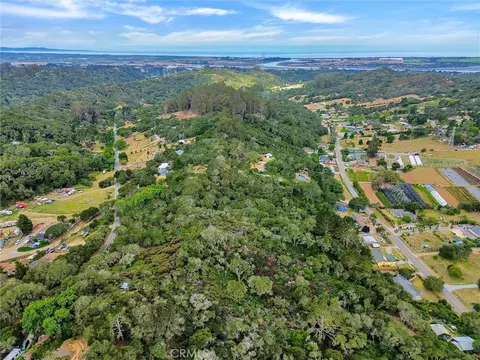 221 Tucker Rd, Royal Oaks, CA 95076