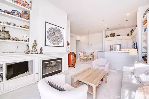 1204 Solvay Aisle, Irvine, CA 92606