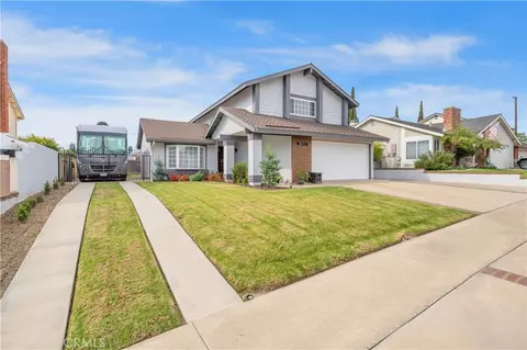 25652 Westover Cir, Lake Forest, CA 92630