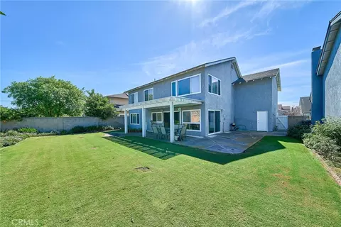 10449 Apache River Ave, Fountain Valley, CA 92708