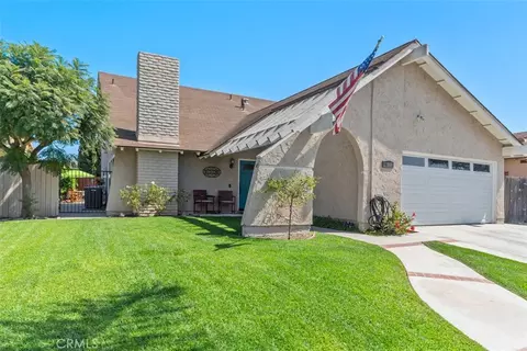 11608 Onyx, Cypress, CA 90630
