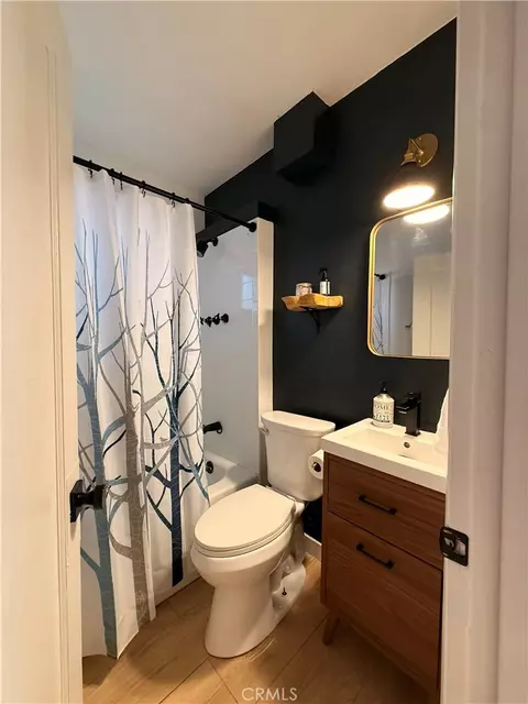 Bath - 376 Riverside Ave, Sugarloaf, CA 92386 photo 1 of 2