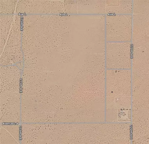 215 Avenue L4, Lancaster, CA 93535