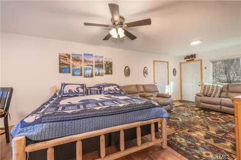 Bedroom - 889 Mcalister Rd, Big Bear City, CA 92314 photo 6 of 10