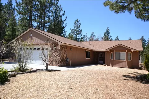Exterior - 889 Mcalister Rd, Big Bear City, CA 92314 photo 4 of 5