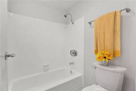 Bath - 700 E Ocean #2703, Long Beach, CA 90802 photo 3 of 3
