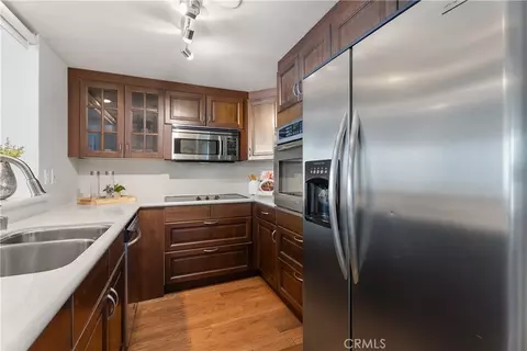 Kitchen - 700 E Ocean #2703, Long Beach, CA 90802 photo 2 of 3