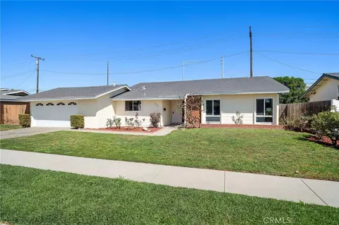 9181 El Cortez Ave, Fountain Valley, CA 92708