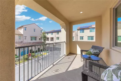 Exterior - 716 Spring Gdn, Irvine, CA 92618 photo 4 of 10
