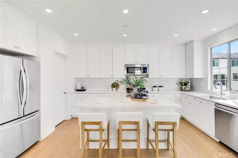 Kitchen - 716 Spring Gdn, Irvine, CA 92618 photo 3 of 5
