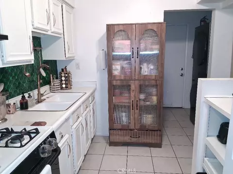 18778 Valencia, Hesperia, CA 92345 photo 23