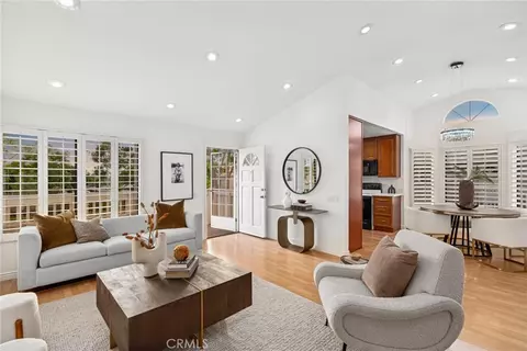 127 Huntington, Irvine, CA 92620