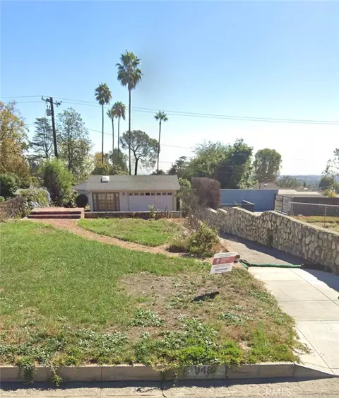 948 E Poppyfields Dr, Altadena, CA 91001