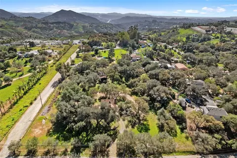 View/Area - 1239 Rainbow Valley Blvd, Fallbrook, CA 92028 photo 1 of 3