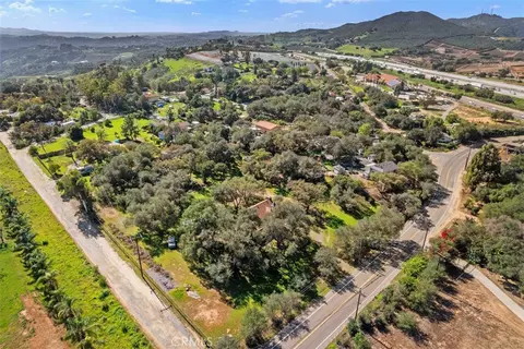 View/Area - 1239 Rainbow Valley Blvd, Fallbrook, CA 92028 photo 2 of 3