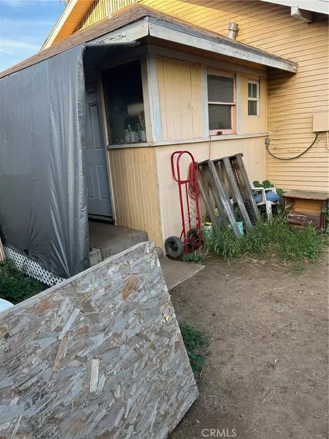 Exterior - 3393 Eucalyptus Ave, Riverside, CA 92507 photo 4 of 7