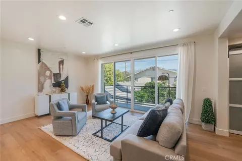 712 N Chestnut Ave, Los Angeles, CA 90042