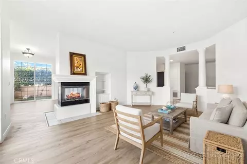 5142 Warner #112, Huntington Beach, CA 92649