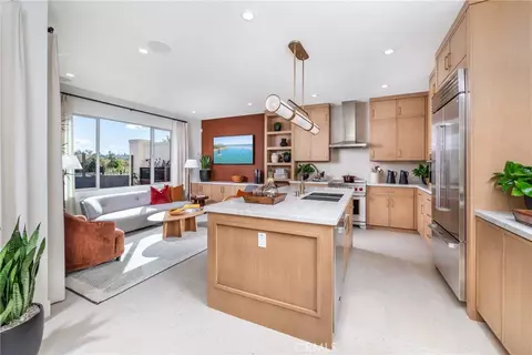 265 Raffini, Irvine, CA 92618 photo 2