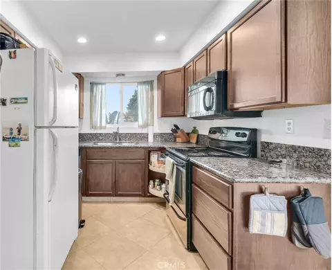 Kitchen - 855 N Lemon St #6, Orange, CA 92867 photo 2 of 2