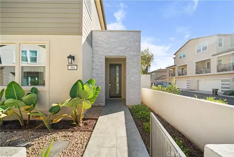 386 Chorus, Irvine, CA 92618