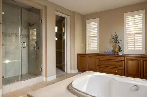 Bath - 33 Jasper, Irvine, CA 92618 photo 3 of 3