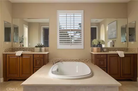 Bath - 33 Jasper, Irvine, CA 92618 photo 2 of 3